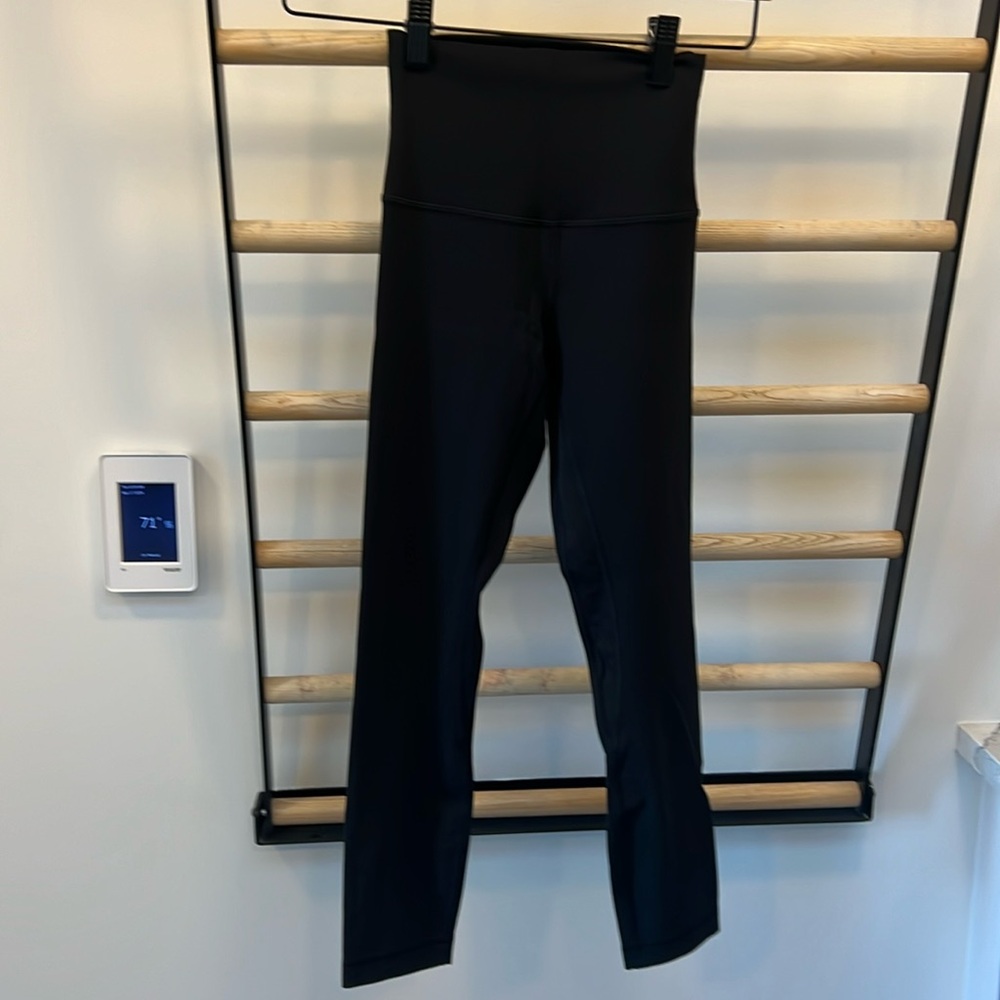 EUC Lululemon Align crop leggings.  High rise. 23” inseam. Size 0